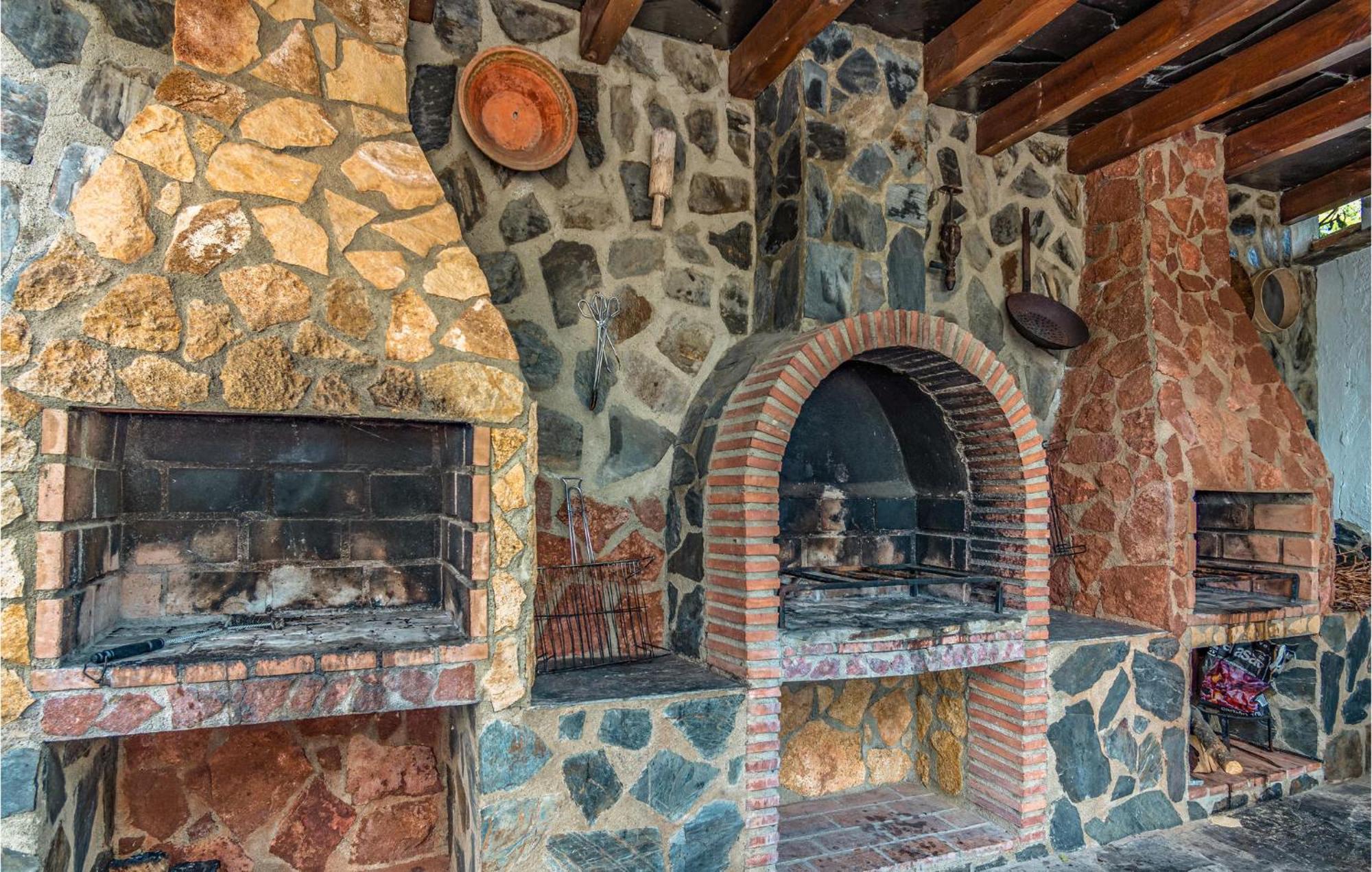 1 Bedroom Lovely Home In Mecina Bombaron Exterior photo